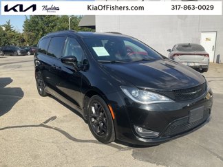 Used 2018 Chrysler Pacifica Touring-L Plus w/ S Appearance Package image 1