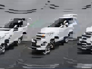 Used 2017 Ford Escape SE image 1
