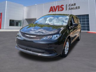 Used 2023 Chrysler Voyager LX image 1