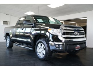 Used 2017 Toyota Tundra SR5 image 1