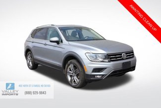 Used 2020 Volkswagen Tiguan SEL image 1