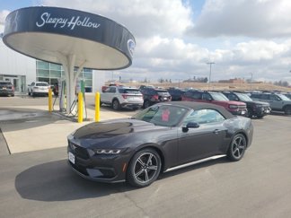 Used 2024 Ford Mustang Convertible image 1