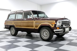 Used 1989 Jeep Grand Wagoneer image 1