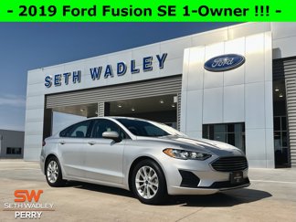 Used 2019 Ford Fusion SE image 1