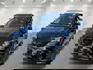 Used 2020 Toyota Camry SE image 1