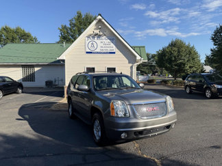 Used 2007 GMC Yukon SLT w/ SLT Preferred Equipment Group image 1