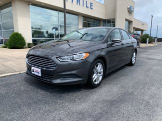 Used 2016 Ford Fusion SE image 1