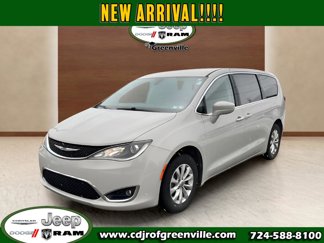 Used 2019 Chrysler Pacifica Touring Plus w/ Cold Weather Group image 1