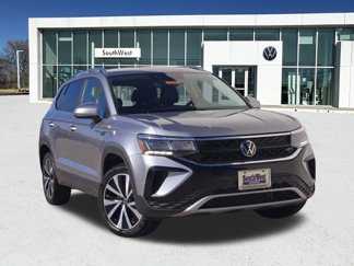 New 2024 Volkswagen Taos SE image 1