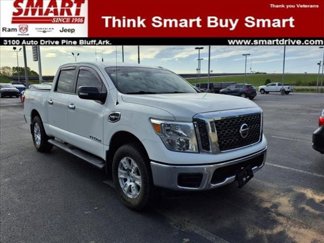 Used 2017 Nissan Titan SV image 1