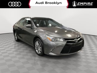 Used 2015 Toyota Camry LE image 1