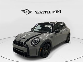 Used 2022 MINI Cooper S image 1