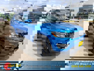 Used 2020 Jeep Compass Latitude image 1