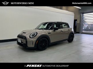 Certified 2022 MINI Cooper S w/ Premium Package image 1