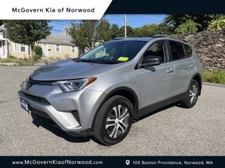 Used 2018 Toyota RAV4 LE image 1