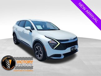 Used 2023 Kia Sportage LX image 1