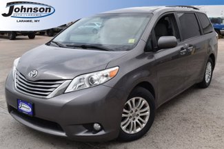 Used 2017 Toyota Sienna XLE image 1