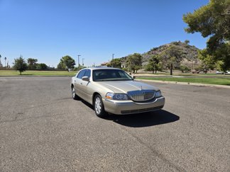 Used 2007 Lincoln Town Car Signature Limited image 1