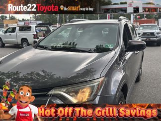 Used 2018 Toyota RAV4 LE image 1