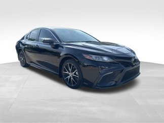 Used 2022 Toyota Camry SE image 1