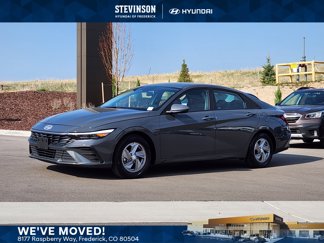 Used 2024 Hyundai Elantra SE image 1