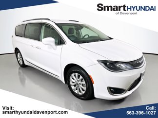 Used 2018 Chrysler Pacifica Touring-L Plus image 1