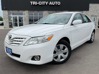 Used 2011 Toyota Camry LE image 1