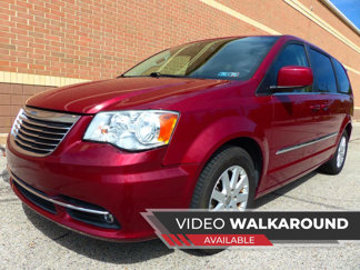 Used 2015 Chrysler Town & Country Touring image 1
