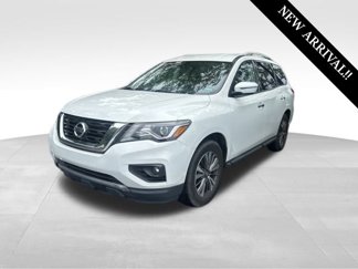 Used 2019 Nissan Pathfinder SV image 1