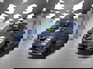 Used 2016 Nissan Rogue SV image 1