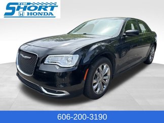 Used 2016 Chrysler 300 Limited image 1