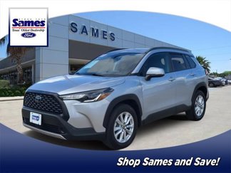 Used 2022 Toyota Corolla Cross LE image 1