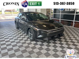 New 2025 Kia K4 LXS image 1