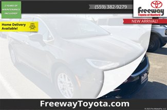 Used 2023 Chrysler Pacifica Touring-L image 1