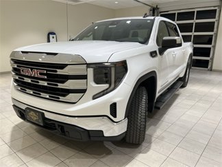 Used 2024 GMC Sierra 1500 SLE image 1