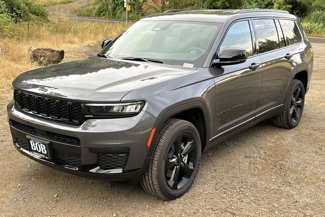New 2023 Jeep Grand Cherokee L Laredo image 1