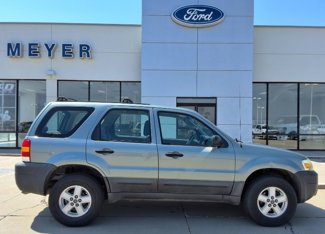 Used 2005 Ford Escape XLS image 1
