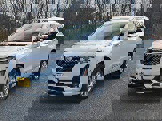 New 2025 Cadillac XT6 Luxury image 1