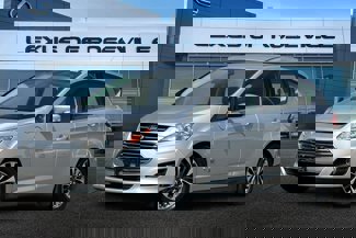 Used 2017 Ford C-MAX Energi Titanium image 1