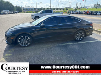 Used 2023 Hyundai Sonata Limited image 1