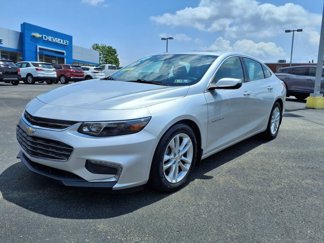 Used 2017 Chevrolet Malibu LT image 1