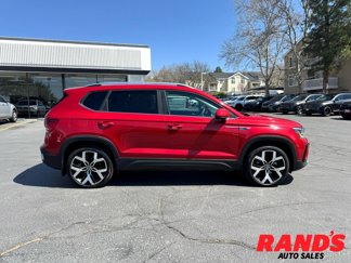 Used 2022 Volkswagen Taos SEL image 1