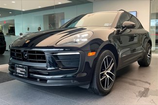 Used 2025 Porsche Macan image 1