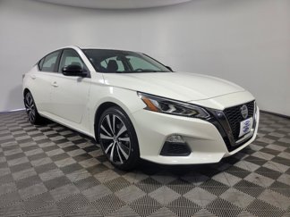 Used 2021 Nissan Altima 2.5 SR w/ SR Premium Package image 1