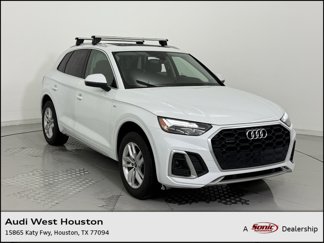 Used 2022 Audi Q5 2.0T Premium w/ Convenience Package image 1