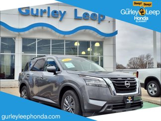 Used 2022 Nissan Pathfinder SV image 1