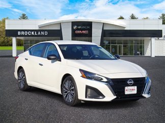 Used 2024 Nissan Altima 2.5 SV image 1