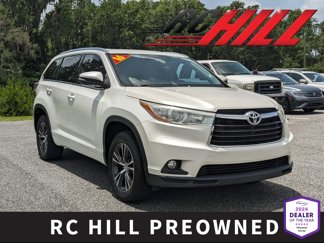 Used 2016 Toyota Highlander XLE image 1