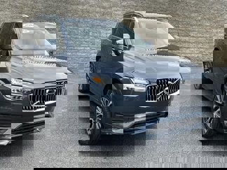 Used 2022 Volvo XC90 T6 Momentum w/ Advanced Package image 1