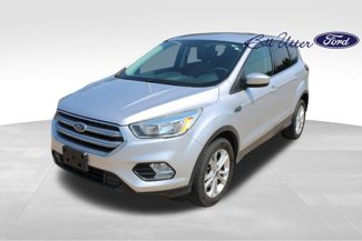 Used 2017 Ford Escape SE image 1